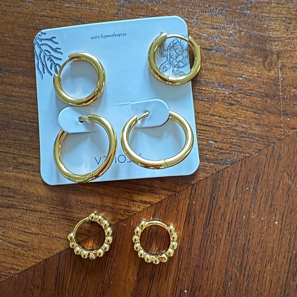 Gold Small Hoop Earrings - Unbranded - Picture 2 of 2